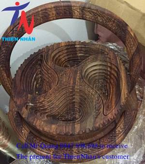 lang-dung-hoa-trai-cay-mut-keo-bang-go-4-khay-hinh-giot-nuoc-qua-tang-tri-an-khach-hang