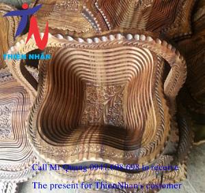 lang-dung-hoa-trai-cay-mut-keo-bang-go-1-khay-lon-qua-tang-tri-an-khach-hang